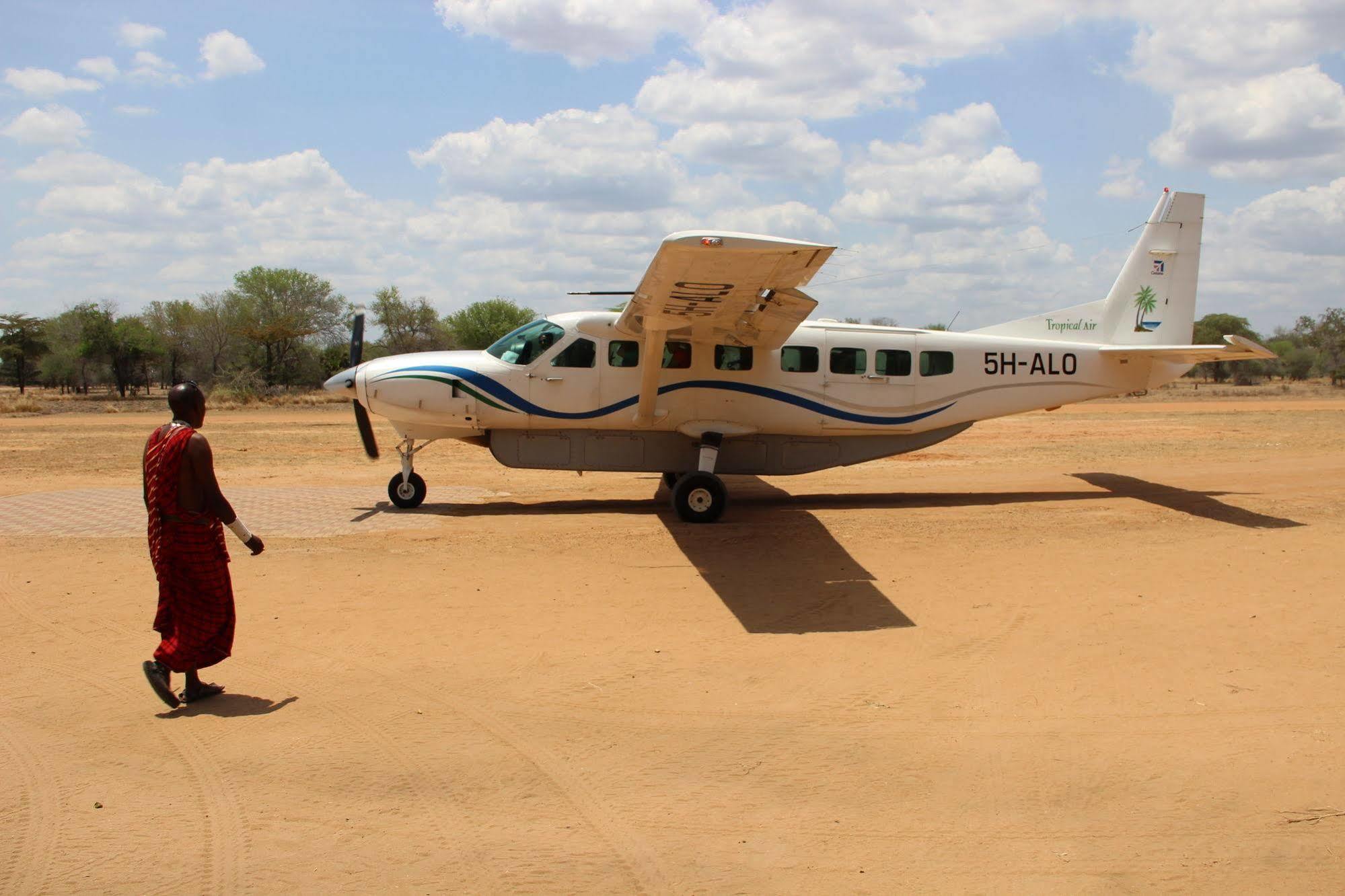 Africa Safari Camp Hotel Mloka Bagian luar foto